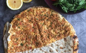 vegan lahmacun tarifi evde nasıl yapılır