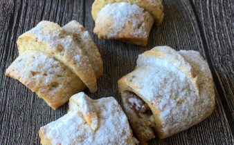 vegan elmalı kurabiyenin pişmiş hali